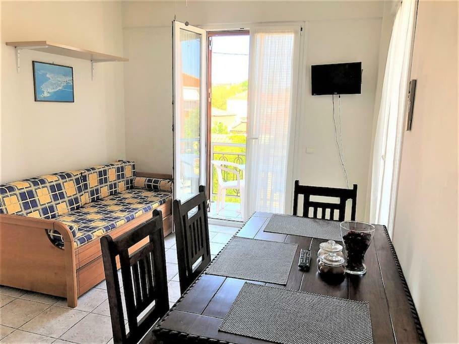 מת'וני Mythos Suites-Apollo Apartment מראה חיצוני תמונה